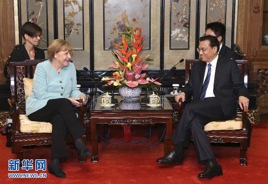 7月6日，国务院总理李克强在北京钓鱼台养源斋会见来华进行正式访问的德国总理默克尔。 新华社记者 庞兴雷 摄 