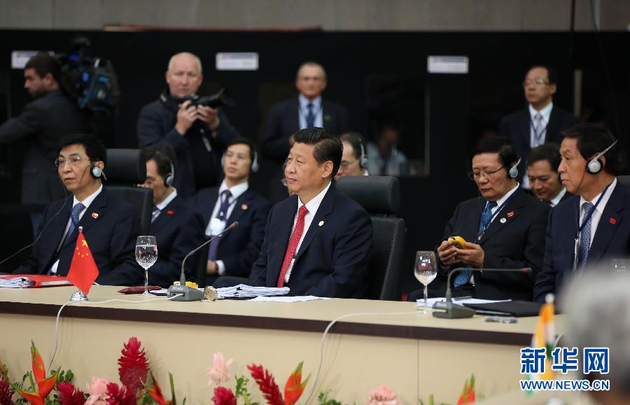 7月15日，国家主席习近平在巴西福塔莱萨出席金砖国家领导人第六次会晤。 新华社记者 兰红光 摄 