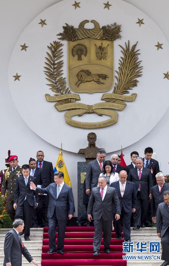 当地时间7月21日,国家主席习近平在加拉加斯会见委内瑞拉全国代表大会主席卡韦略。 新华社记者 王晔 摄 当地时间7月21日,国家主席习近平在加拉加斯会见委内瑞拉全国代表大会主席卡韦略。 新华社记者 王晔 摄