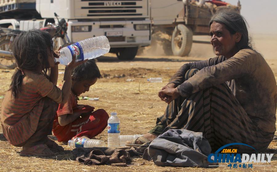 伊拉克雅兹迪妇孺在逃命路上