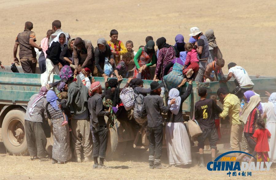 伊拉克雅兹迪妇孺在逃命路上