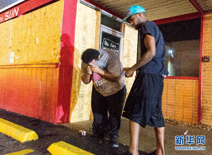 （国际）（9）弗格森民众的怒火&mdash;&mdash;目击美国弗格森地区街头抗议示威 