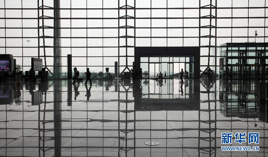 #（社会）（1）天津滨海国际机场T2航站楼投入使用 地铁&ldquo;无缝连接&rdquo;