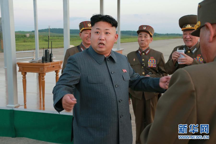 （国际）（2）金正恩指导朝鲜人民军进行空降与目标打击训练