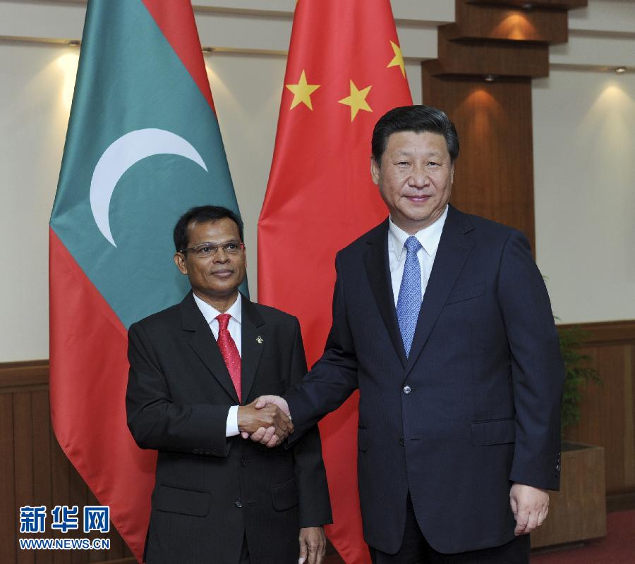 9月15日，国家主席习近平在马累会见马尔代夫议长马斯赫。新华社记者 张铎 摄