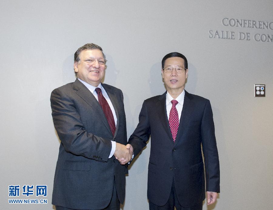 9月23日，正在纽约出席联合国气候峰会的国家主席习近平特使、国务院副总理张高丽在纽约联合国总部会见欧盟委员会主席巴罗佐。新华社记者 王晔 摄 