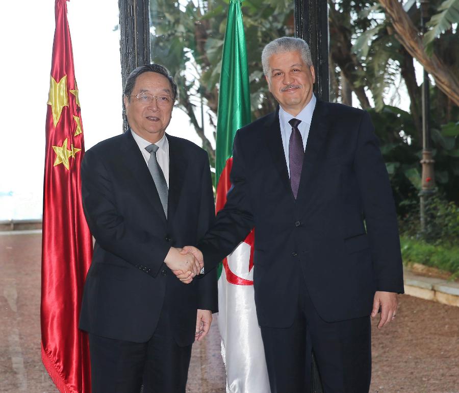 11月2日，正在阿尔及利亚进行正式友好访问的全国政协主席俞正声在阿尔及尔会见阿总理塞拉勒。 新华社记者刘卫兵摄 