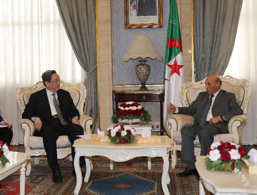 11月2日，正在阿尔及利亚进行正式友好访问的全国政协主席俞正声在阿尔及尔会见阿国民议会议长哈利法。 新华社记者刘卫兵摄