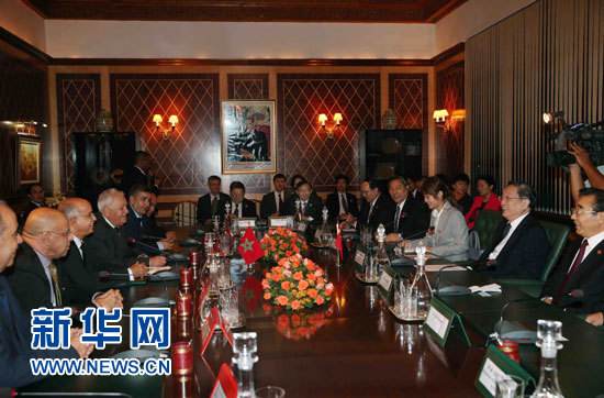 11月3日，中国全国政协主席俞正声在拉巴特与摩洛哥参议长比亚迪拉进行会谈。 新华社记者 刘卫兵 摄