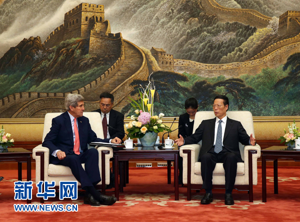 11月11日，中国国务院副总理张高丽在北京人民大会堂会见美国国务卿克里。 新华社记者刘卫兵摄