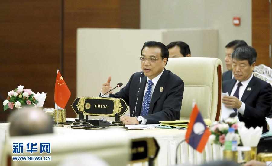 11月13日,中国国务院总理李克强在缅甸内比都出席第17次中国-东盟(10+1)领导人会议。这是李克强在会上讲话。 新华社记者 鞠鹏 摄 11月13日,中国国务院总理李克强在缅甸内比都出席第17次中国-东盟(10+1)领导人会议。这是李克强在会上讲话。 新华社记者 鞠鹏 摄