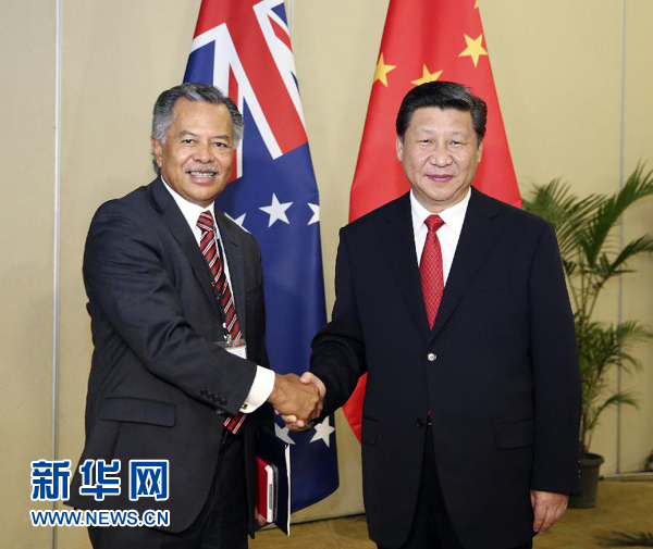 11月22日，国家主席习近平在斐济楠迪会见库克群岛总理普纳。新华社记者丁林摄 