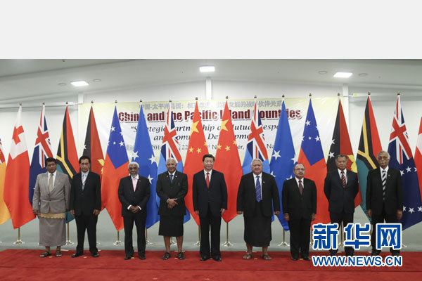 11月22日,国家主席习近平在楠迪同斐济总理姆拜尼马拉马、密克罗尼西亚联邦总统莫里、萨摩亚总理图伊拉埃帕、巴布亚新几内亚总理奥尼尔、瓦努阿图总理纳图曼、库克群岛总理普纳、汤加首相图伊瓦卡诺、纽埃总理塔拉吉等太平洋岛国领导人举行集体会晤。姚大伟摄 11月22日,国家主席习近平在楠迪同斐济总理姆拜尼马拉马、密克罗尼西亚联邦总统莫里、萨摩亚总理图伊拉埃帕、巴布亚新几内亚总理奥尼尔、瓦努阿图总理纳图曼、库克群岛总理普纳、汤加首相图伊瓦卡诺、纽埃总理塔拉吉等太平洋岛国领导人举行集体会晤。姚大伟摄