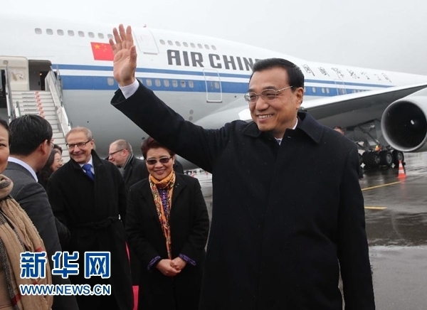1月20日，中國國務院總理李克強抵達瑞士蘇黎世，出席達沃斯世界經濟論壇年會並對瑞士進行工作訪問。 新華社記者 劉衛兵 攝