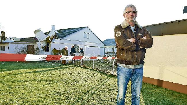 德国一运动型飞机居民区坠毁 2人死亡