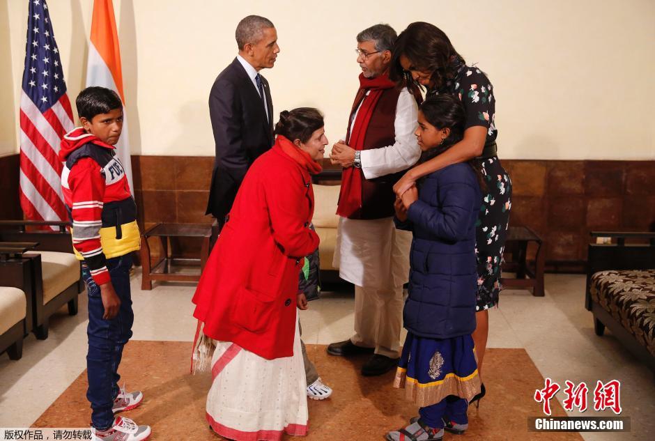 奥巴马在印度发表演讲 深受当地民众欢迎