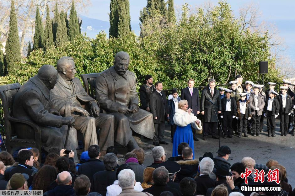 俄纪念雅尔塔会议召开70周年 英美苏领导人铜像揭幕