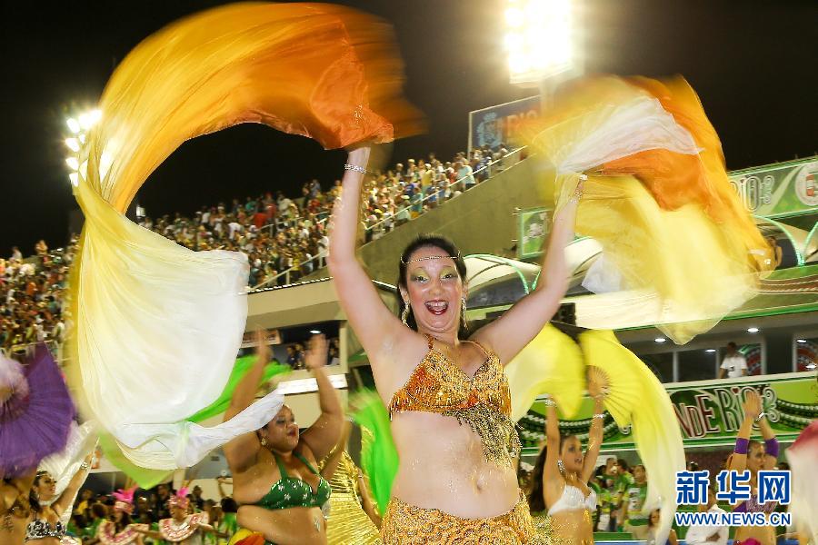 （国际）（4）里约狂欢节开启桑巴游行
