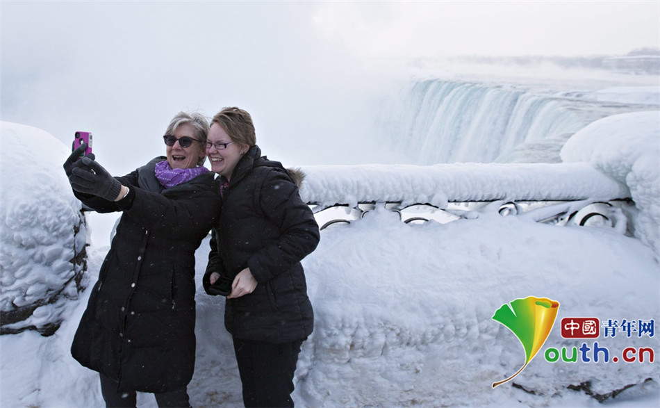 上帝的杰作：冰封的尼亚加拉瀑布