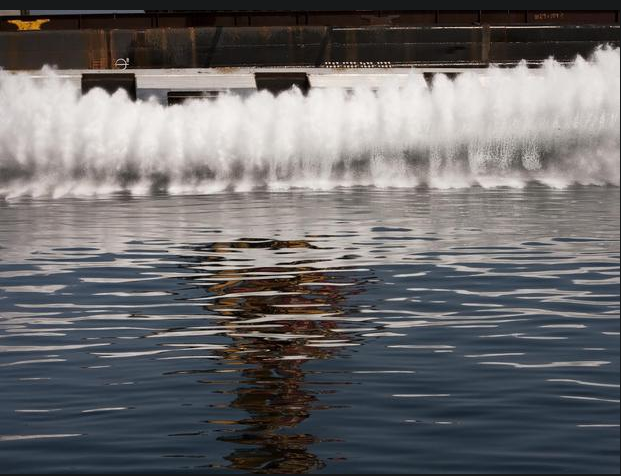 美纽约废弃地铁最终归宿：海葬大西洋变身人工礁