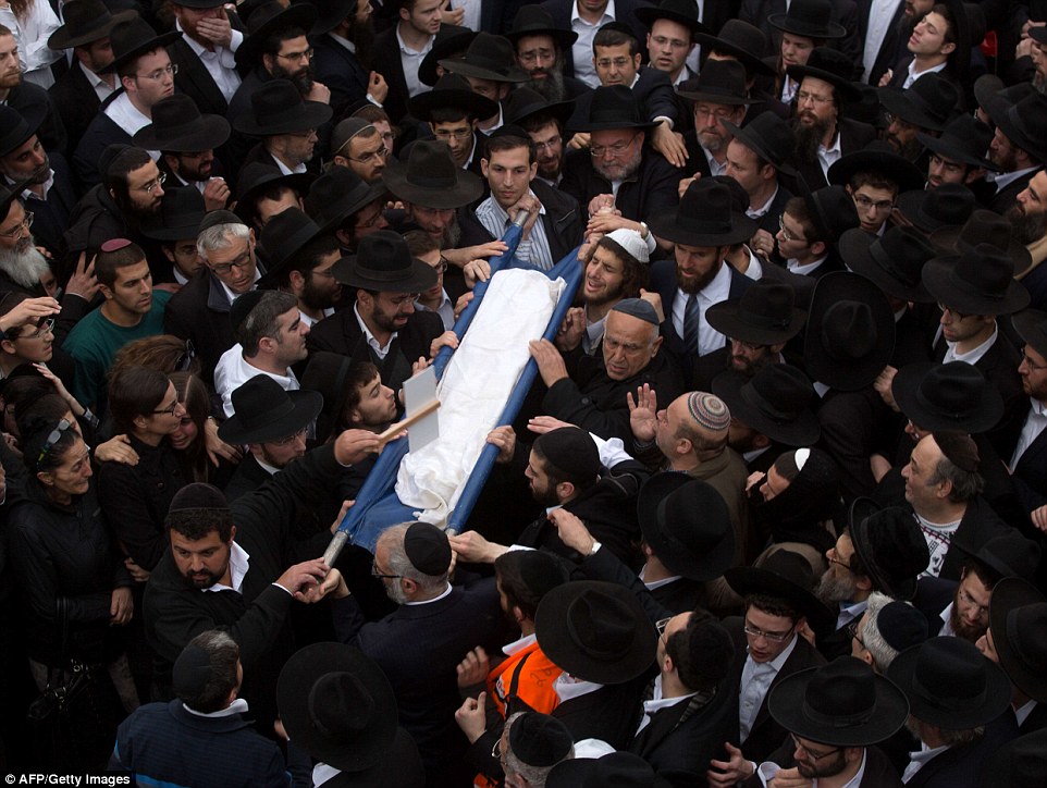 美国犹太教家庭7名儿童葬身火灾 遗体运往耶路撒冷安葬 