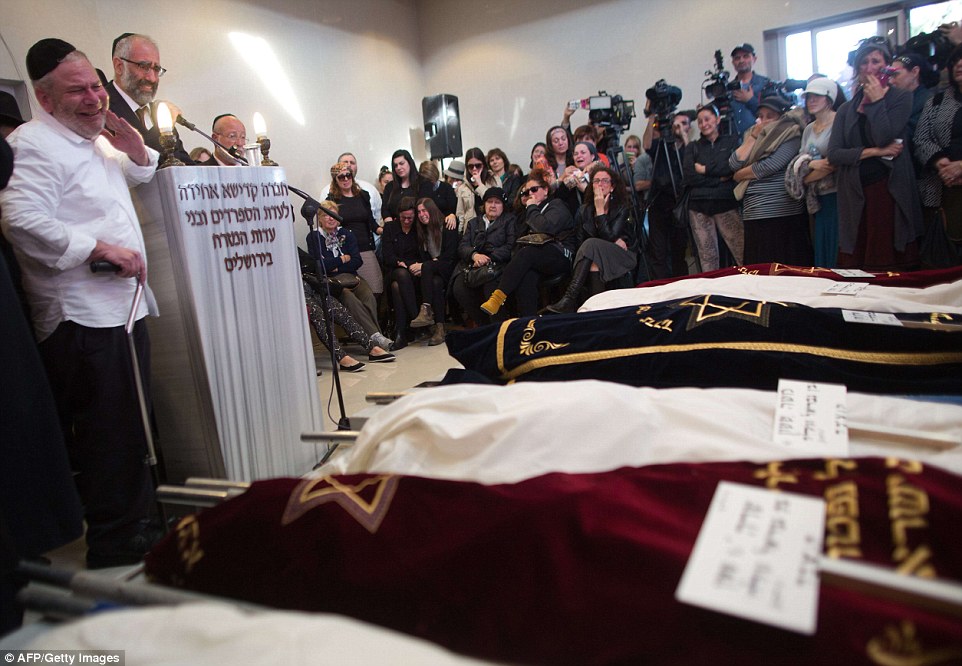 美国犹太教家庭7名儿童葬身火灾 遗体运往耶路撒冷安葬 