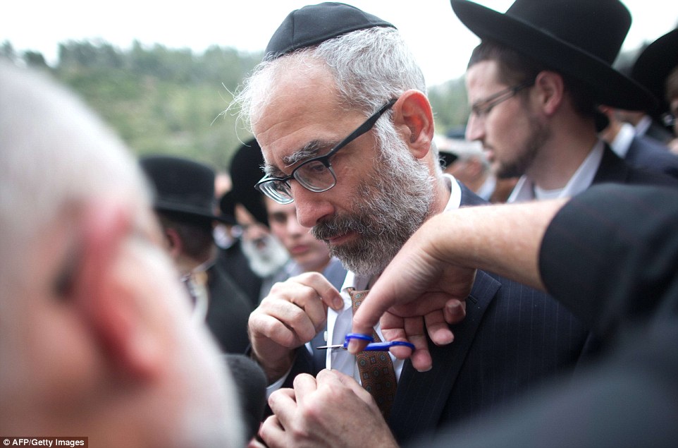 美国犹太教家庭7名儿童葬身火灾 遗体运往耶路撒冷安葬 