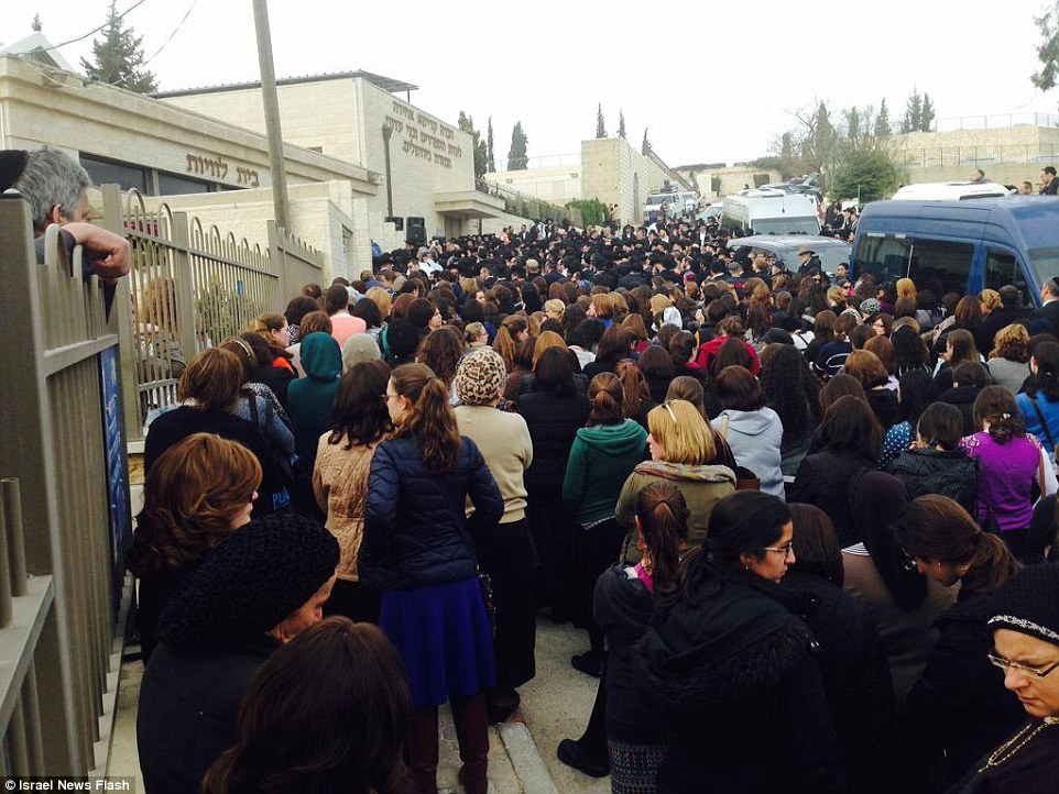 美国犹太教家庭7名儿童葬身火灾 遗体运往耶路撒冷安葬 