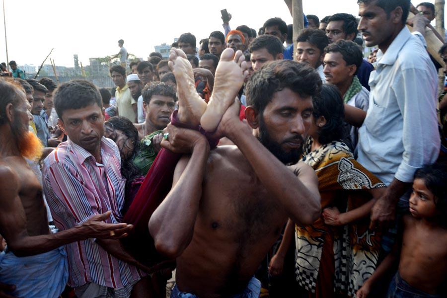 （国际）（1）孟加拉国首都达卡一简易房倒塌至少10人死亡