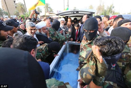 4月21日报道,伊拉克政府军与什叶派民兵于上周五联手提克里特山区,围剿ISIS,击毙多名IS战士,当中包括萨达姆的前亲信易卜拉欣