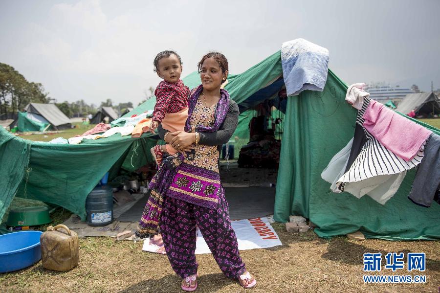 地震后的母亲(高清组图)