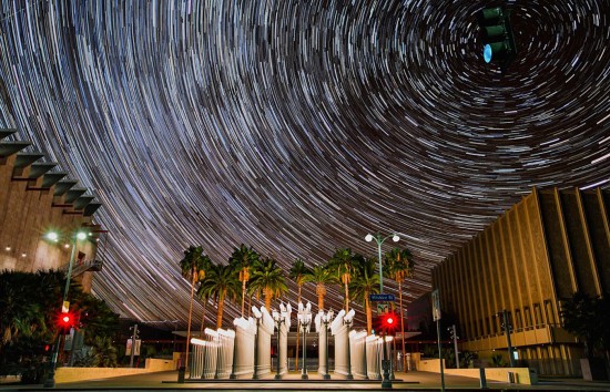 摄影师记录洛杉矶绝美星空 警示光污染危害(组