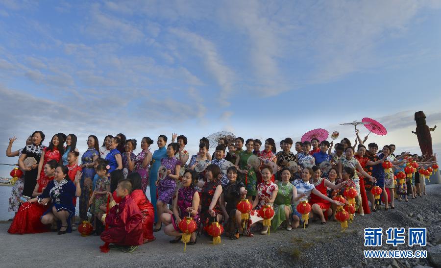 （国际）（3）温哥华上演中国旗袍秀