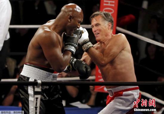 当地时间5月15日晚，美国犹他州盐湖城，美国2012年总统大选共和党候选人，68岁的罗姆尼和五夺重量级拳击比赛冠军，52岁退役拳击运动员霍利菲尔德进行了一场慈善比赛。该项比赛的目的是为发展中国家盲人复明筹集善款。