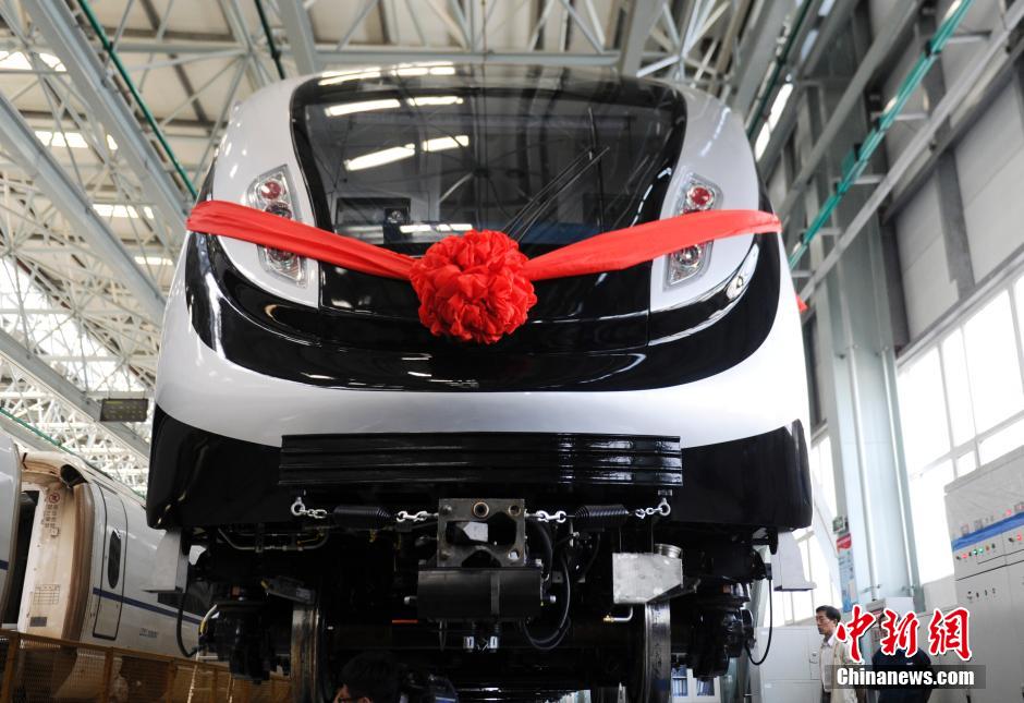 中国制造巴西&ldquo;奥运地铁&rdquo;全部交付 车头扎大红花庆祝