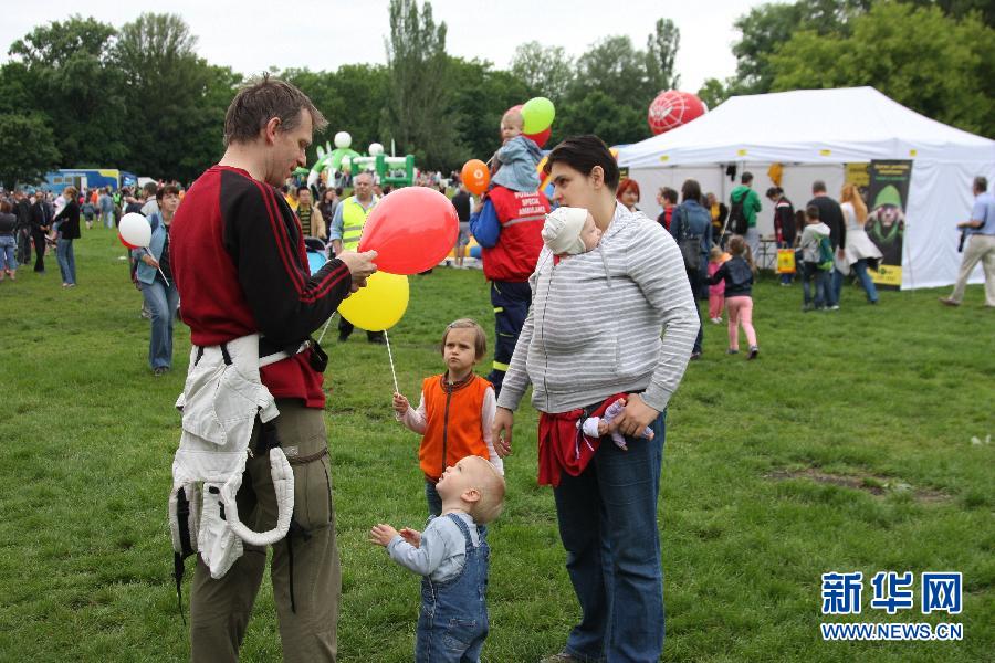 （国际）（1）匈牙利儿童欢度国际儿童节