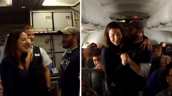 裸婚小夫妻机上办即兴婚礼超温馨空姐当花童（图）