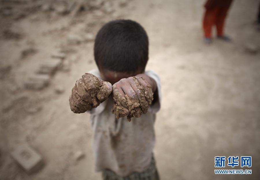 （国际&middot;编辑连线）（6）世界无童工日：把童年还给孩子