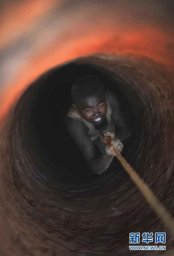 （国际&middot;编辑连线）（8）世界无童工日：把童年还给孩子