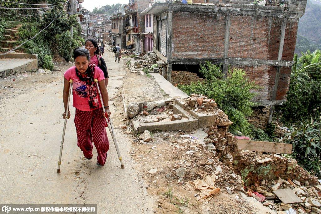 尼泊尔地震发生两月 灾区重建进展缓慢