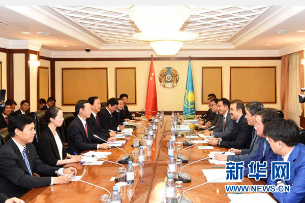 6月25日，中国国务院副总理张高丽在阿斯塔纳会见哈萨克斯坦总理马西莫夫。 新华社记者高洁摄