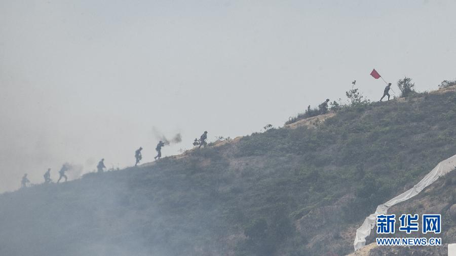 （军事）（7）驻港部队首次在港开放联合军演