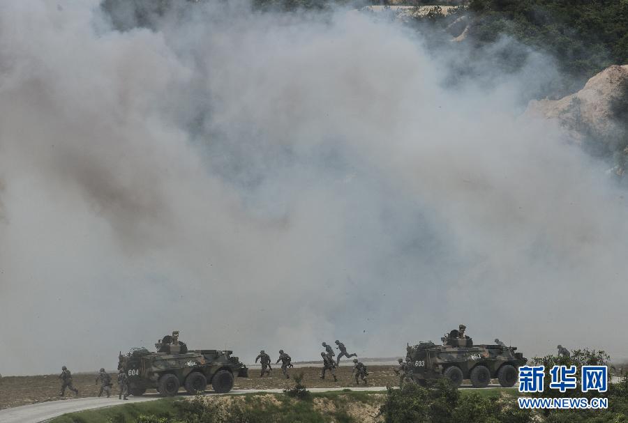 （军事）（12）驻港部队首次在港开放联合军演