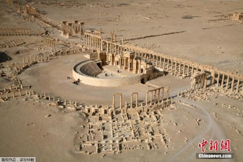图为叙利亚帕尔米拉古城遗址。帕尔米拉是古罗马时期最重要的文化中心之一，保存了许多纪念性建筑。