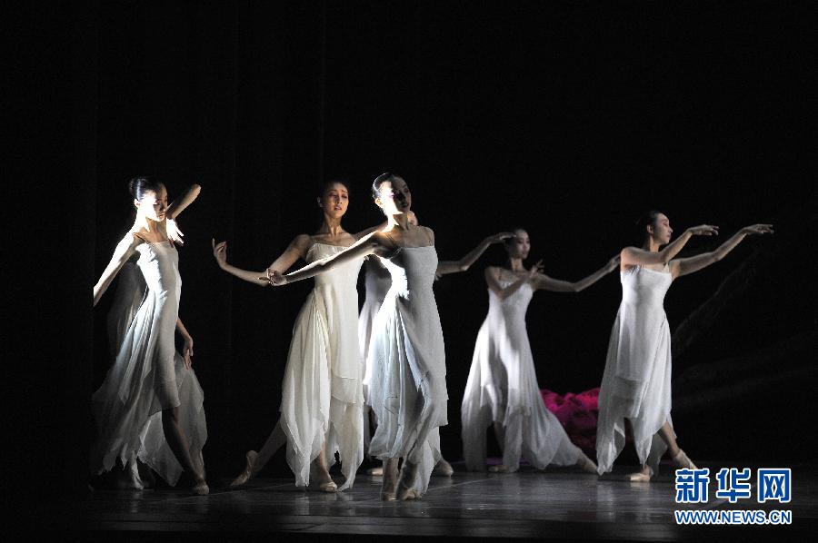 （国际）（3）中国芭蕾舞剧《牡丹亭》在美国首演