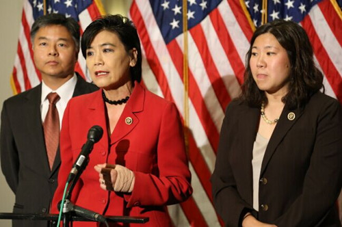 华裔议员向希拉里传移民心声盼更多亚裔参与内阁