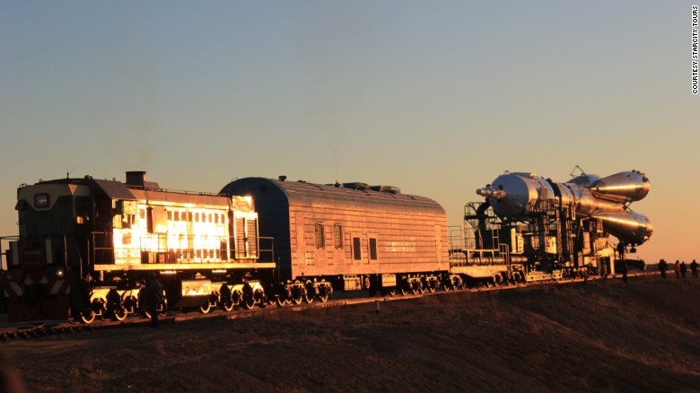 全球唯一自费太空游训练过程大揭秘:适应失重生活