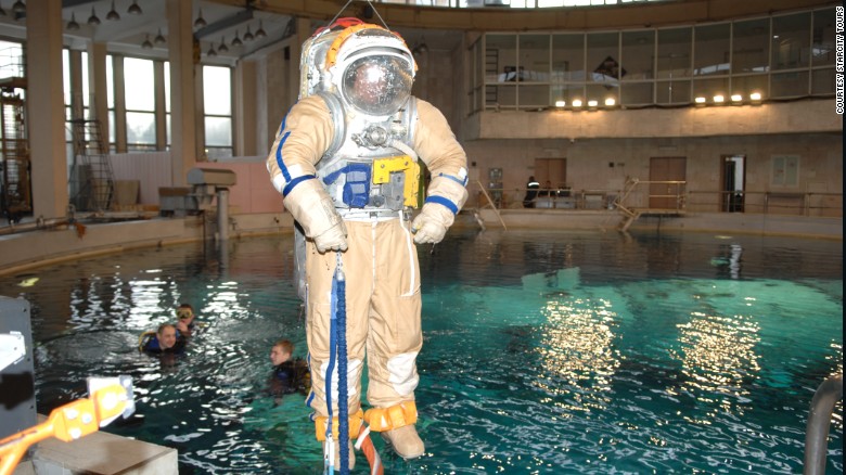 全球唯一自费太空游训练过程大揭秘:适应失重生活