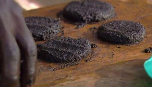 非洲高营养&ldquo;美食&rdquo;：50万只蚊子制成&ldquo;蚊子汉堡&rdquo;