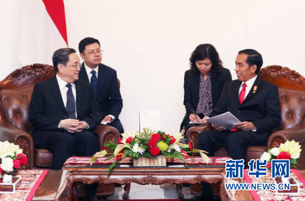 7月27日，全国政协主席俞正声在雅加达会见印尼总统佐科。新华社记者姚大伟摄